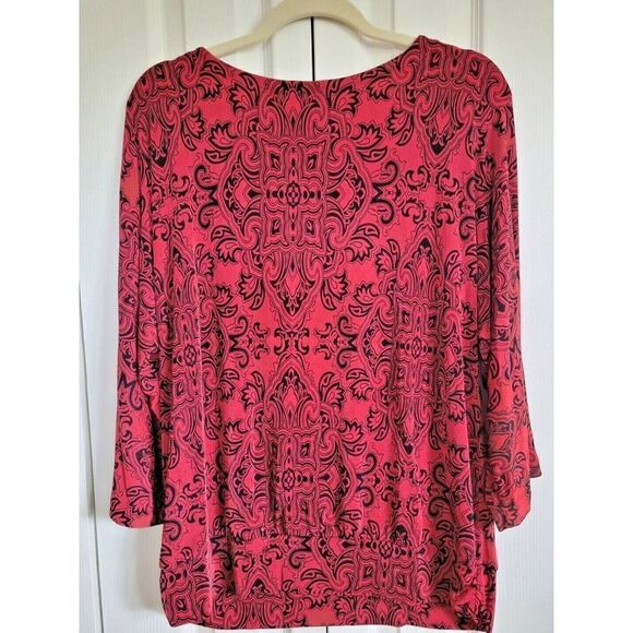 Chico's Travelers 2 Pullover Top Red/Black Abstract Print‎ Long Sleeves Stretch - Picture 2 of 4